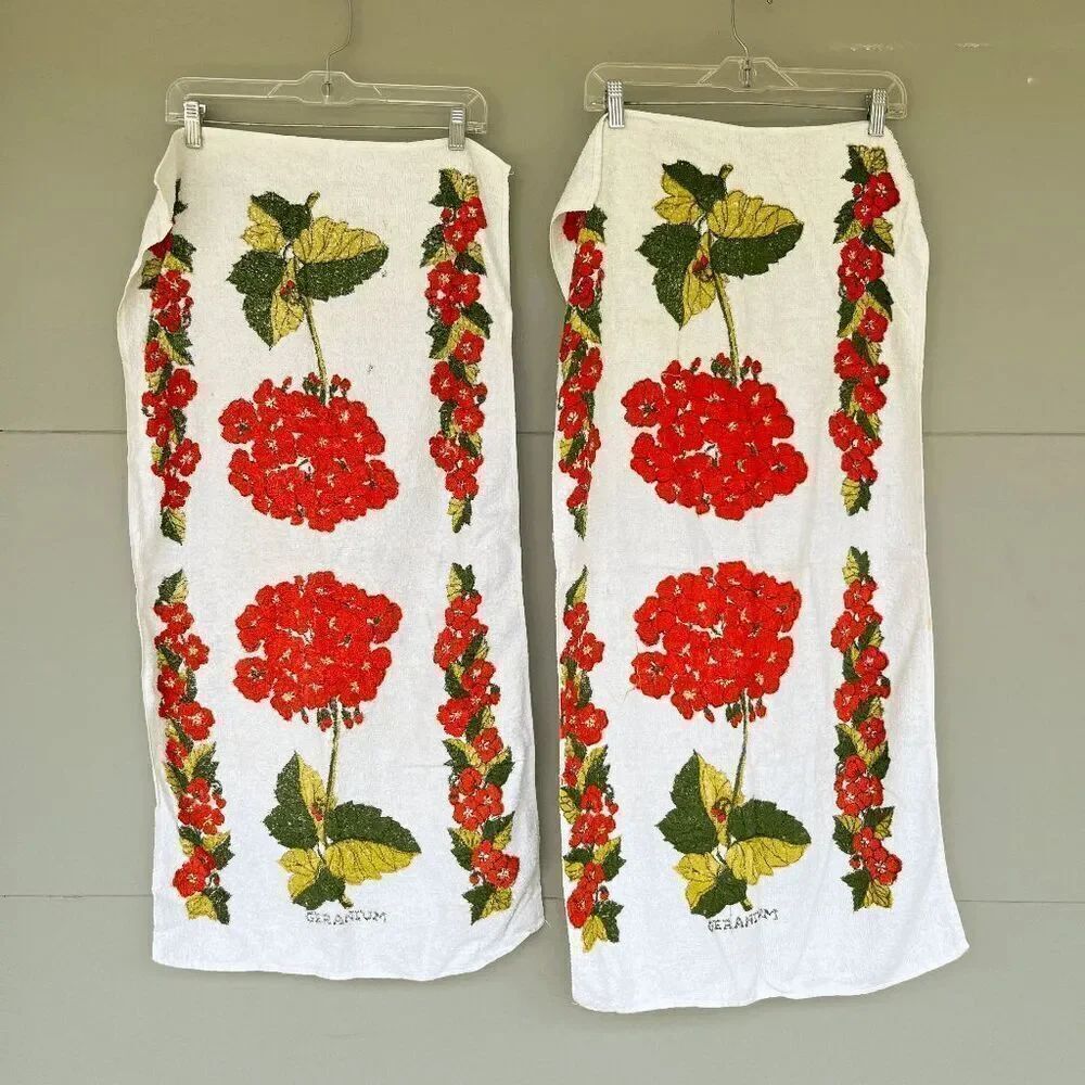 Vintage Geranium Terry Cloth Towels – Set of 2 Orange Floral 36"x20"